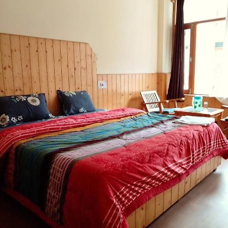 Woodstone Homestay Manali (Himachal Pradesh) Luaran gambar