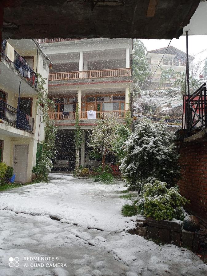 Woodstone Homestay Manali (Himachal Pradesh) Luaran gambar